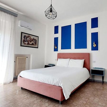 2 Santi - Suite And Rooms Лечче Екстер'єр фото