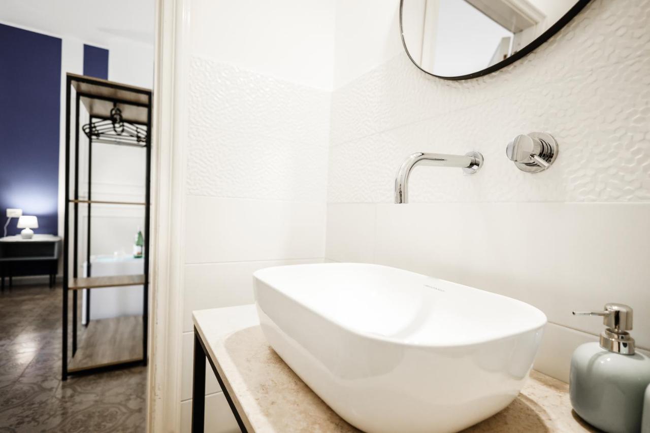 2 Santi - Suite And Rooms Лечче Екстер'єр фото
