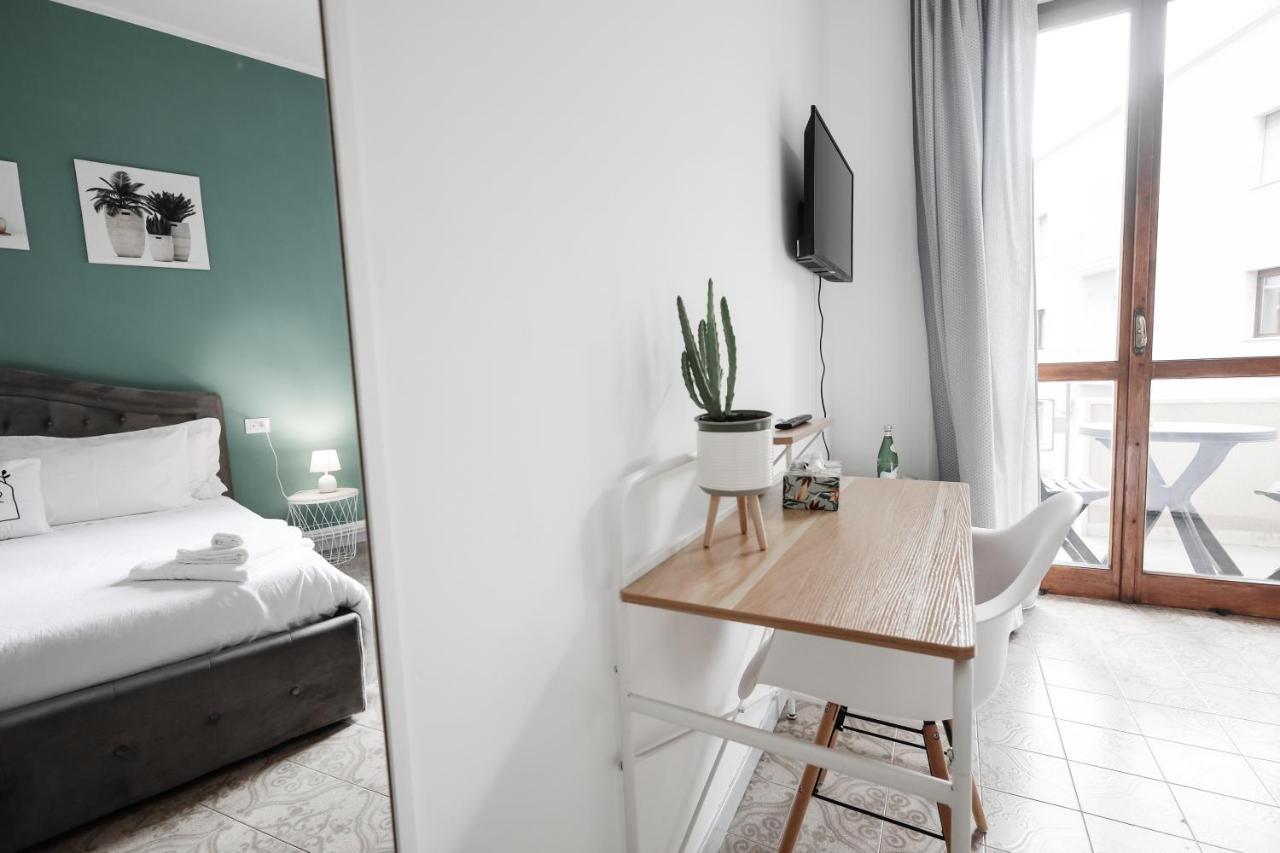 2 Santi - Suite And Rooms Лечче Екстер'єр фото