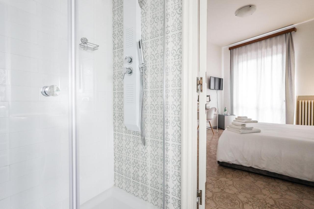 2 Santi - Suite And Rooms Лечче Екстер'єр фото