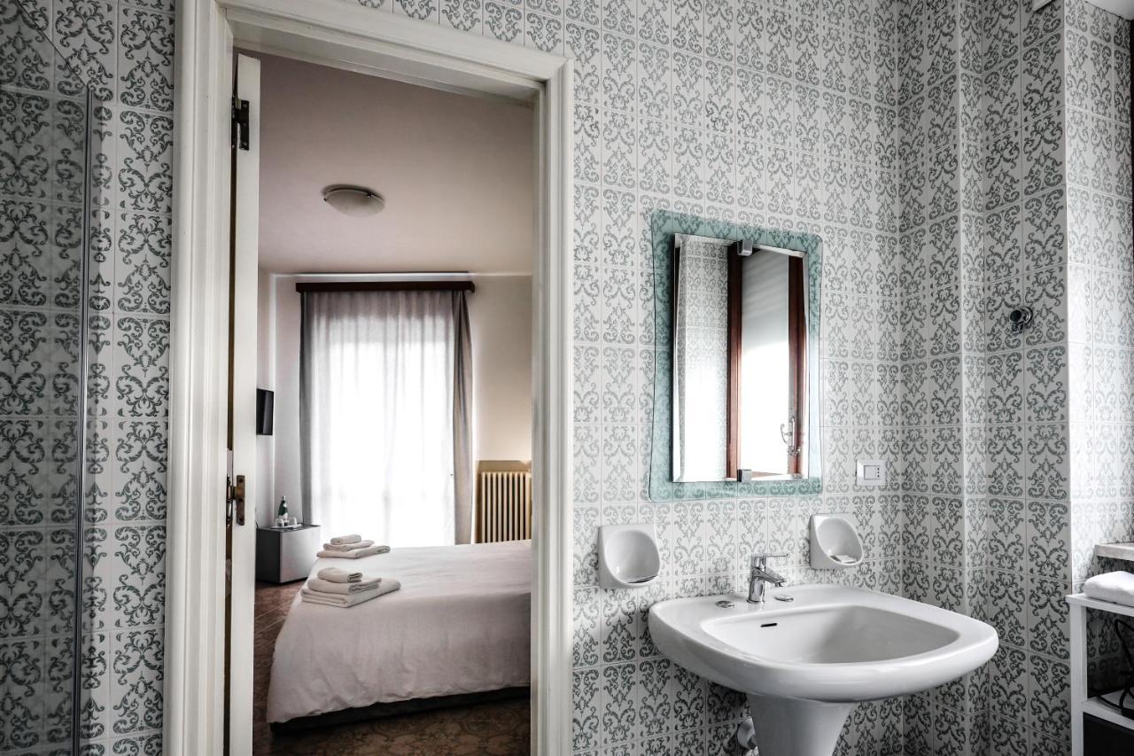 2 Santi - Suite And Rooms Лечче Екстер'єр фото